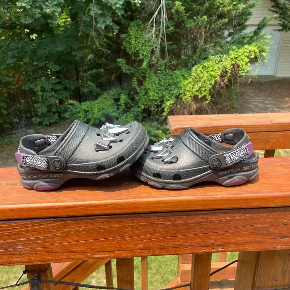 Youth 1 Crocs x Marvel Black Panther Black and Silver Clogs